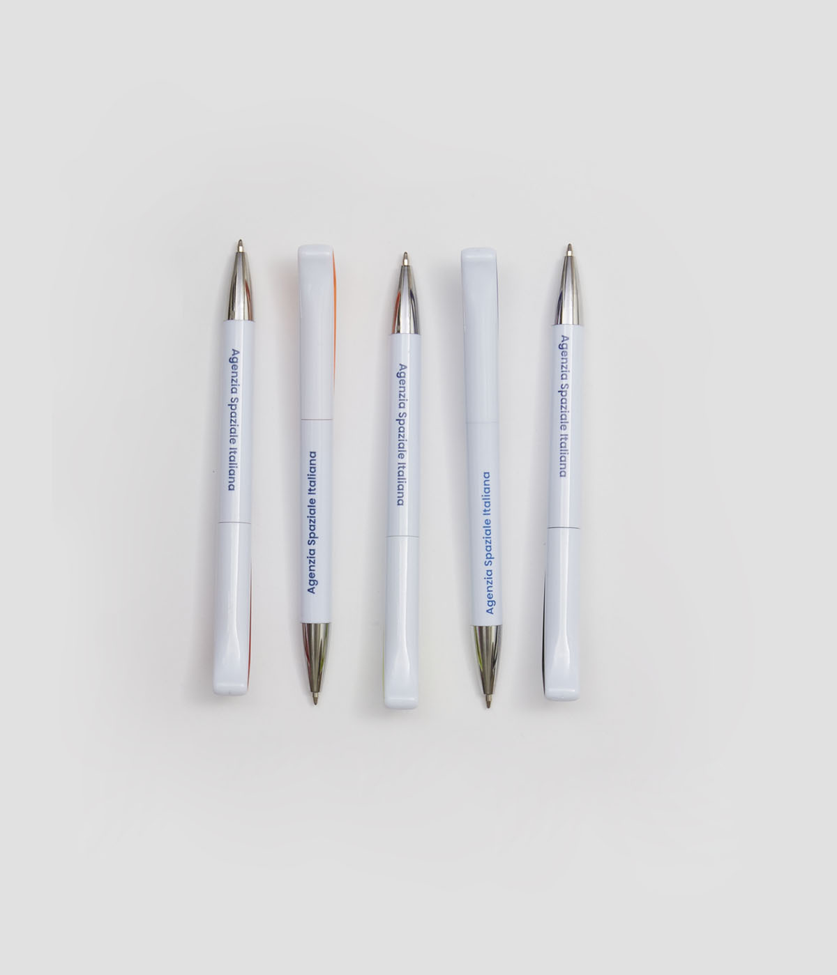 Set of 5 blue pens